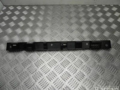 Maserati 670032478 LEVANTE 2019 Support pour la garniture - Image 1