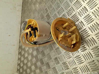 BMW 7467662 X5 (G05) 2018 Unité d'alimentation en carburant - Image 1