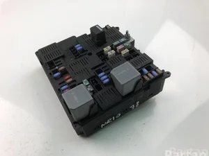 Volvo 31473771 XC90 II 2018 Caja de fusibles