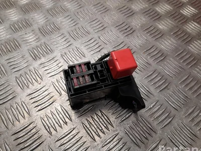 Toyota 221103, 90987-02031 / 221103, 9098702031 Yaris Cross XP210 2023 Boîte à fusibles - Image 1