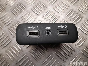 Dodge 68294075AB CHALLENGER купе 2019 Yстройство ввода AUX USB