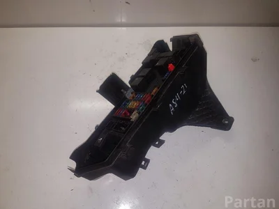 Volvo 8678449 XC90 I 2003 Boîte à fusibles - Image 1