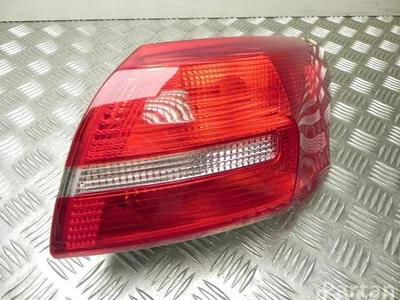 Ford F1EB-13404-FC / F1EB13404FC FOCUS III 2015 Feu arrière - Image 1