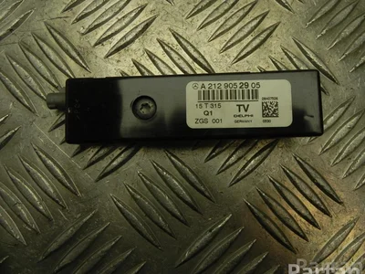 Mercedes-Benz A 212 905 29 05 / A2129052905 E-CLASS (W212) 2016 Amplificateur d'antenne - Image 1