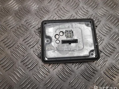 Tesla 00201024-04 / 0020102404 MODEL X 2019 Unité de contrôle de la lumière - Image 1