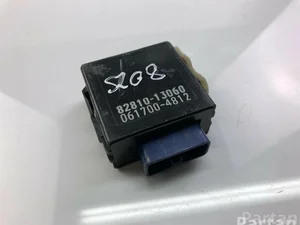 Toyota 82810-13060 / 8281013060 COROLLA Verso (_E12_) 2004 Aparato de mando