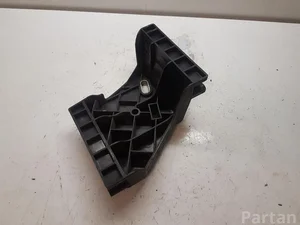 Audi 4D0807571A A8 (4D2, 4D8) 2001 Support pour pare-chocs