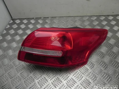 Ford F1EB-13404-FF / F1EB13404FF FOCUS IV sedanas (C519) 2018 Feu arrière - Image 1