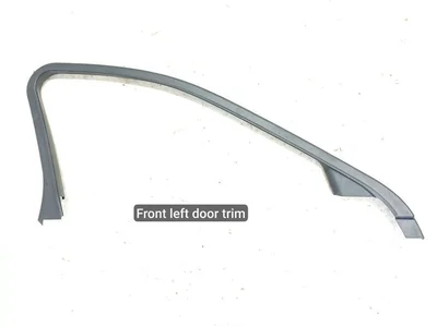 Rolls-Royce 7223757 GHOST (RR4) 2010 Pokrywa ramy okna z lewej z przodu - Zdjęcie 1