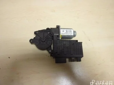 Citroën 9674032480 C4 Picasso I (UD_) 2011 Moteur de lève-vitre Right Front - Image 1