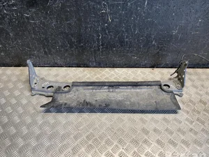 Toyota Yaris P210 2024 Support pour radiateur