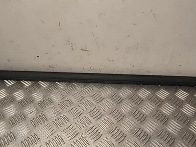 BMW 51131960732 3 Touring (E36) 1999 Pokrywa ramy okna z przodu - Zdjęcie 1