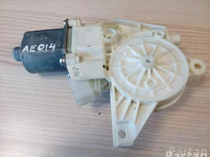 Mercedes-Benz A 246 906 52 00 / A2469065200 A-CLASS (W176) 2013 Moteur de lève-vitre Right Front