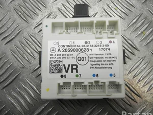 Mercedes-Benz A 205 900 06 28 / A2059000628 C-CLASS (W205) 2017 Unité de commande pour porte Right Rear Left Rear Left Front Right Front