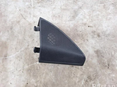 Mercedes-Benz A2057200248 C-CLASS (W205) 2015 Grille de haut-parleur - Image 1