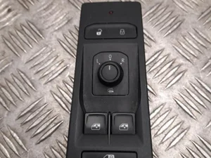 Volkswagen 7LA 868 247 S, 7LA 959 566 A, 7LA 867 255 C / 7LA868247S, 7LA959566A, 7LA867255C TRANSPORTER VI komercinis (SGA, SGH) 2023 Langų pakėlimo mygtukas kairė priekis