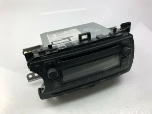 Toyota 86120-0D640 / 861200D640 YARIS (_P13_) 2010 Radio / lecteur CD