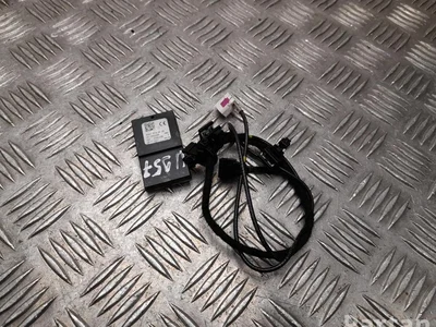 Mercedes-Benz A 447 905 39 05 / A4479053905 VITO Box (W447) 2021 Amplificateur d'antenne - Image 1