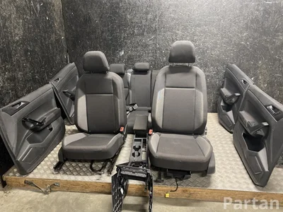 Volkswagen Taigo 2025 Sitze komplett Türverkleidung Armlehne  - Bild 1