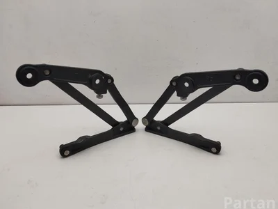 Aston Martin Vantage Coupe 2009 Charnières du couvercle du coffre - Image 1