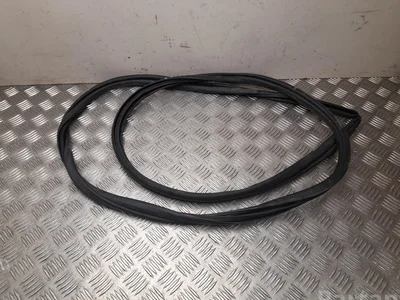 Toyota 069 Yaris Cross XP210 2022 Joint d'étanchéité de porte Right Front - Image 1