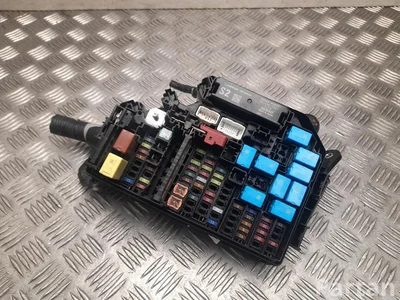 Toyota 82115F4A40 C-HR II (AX20) 2024 Sicherungkasten - Bild 1