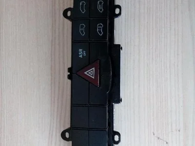 Mercedes-Benz A 639 870 11 10 / A6398701110 VITO Bus (W639) 2014 Commutateur multiple - Image 1