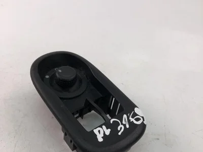 Renault 8200637849 MASTER III Nadwozie pełne (FV) 2014 Przycisk podnoszenia okien - Obraz 1