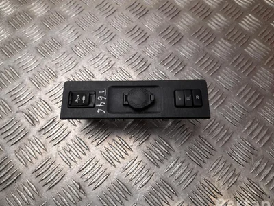 Toyota 55449-47040 / 5544947040 PRIUS PLUS (_W4_) 2019 Sėdynių šildymo jungiklis AUX USB - Nuotrauka 1