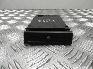 Audi 4B0 941 561 A / 4B0941561A A6 (4B2, C5) 2000 Bac de rangement