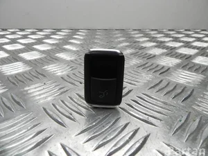 Mercedes-Benz A 166 870 76 10 / A1668707610 M-CLASS (W166) 2013 Bouton du coffre à bagages