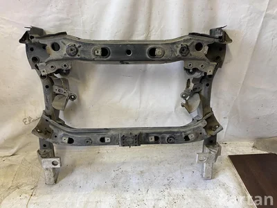 Mercedes-Benz A2056280057 C-CLASS T-Model (S205) 2015 traversas priekis - Paveiksliukas 1