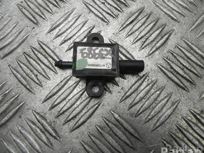 Mercedes-Benz A 172 905 83 00 / A1729058300 SLK (R172) 2013 Capteur d'impact (systèmes d'airbag) - Image 1