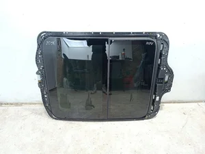Maserati 670075390, 06700753900, 6700753900, 6114139, 43R-001090, 1727988 / 670075390, 06700753900, 6700753900, 6114139, 43R001090, 1727988 LEVANTE 2017 Sunroof