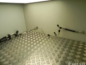 Mercedes-Benz A 166 830 0200 / A1668300200 M-CLASS (W166) 2013 Tuyaux / Tubes