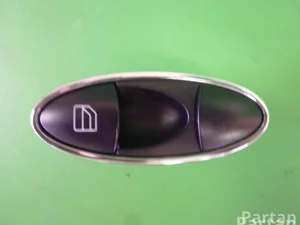 Mercedes-Benz A 211 821 97 58 / A2118219758 E-CLASS (W211) 2007 Bouton de lève-vitre