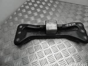 Mercedes-Benz A 212 242 22 01 / A2122422201 E-CLASS (W212) 2012 Support moteur