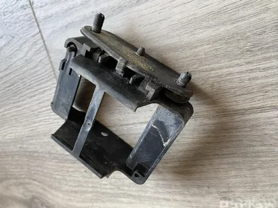 BMW 66316782689-01, 6631678268901, 66316782690-01, 6631678269001 / 6631678268901, 6631678268901, 6631678269001, 6631678269001 7 (F01, F02, F03, F04) 2009 Support / montage - Image 1