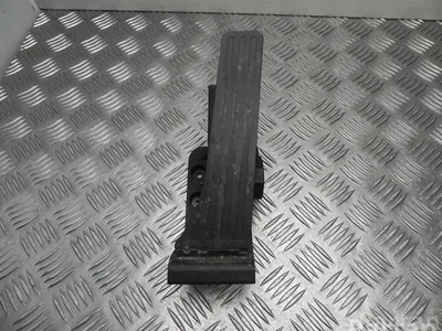 Mercedes-Benz A 222 300 10 00 / A2223001000 E-CLASS (W212) 2016 Pédale d'accélérateur - Image 1