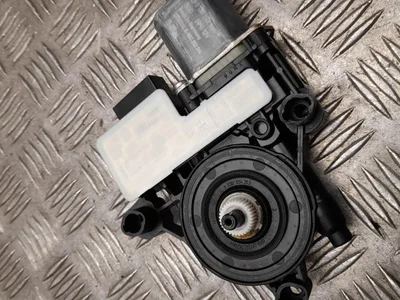 Volkswagen 5Q0959812D T-Roc (A11/AC7) 2018 Moteur de lève-vitre Right Rear - Image 1