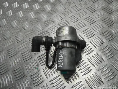 Audi 8E0 927 317 D / 8E0927317D A6 Allroad (4FH, C6) 2007 Pompe à vacuum - Image 1