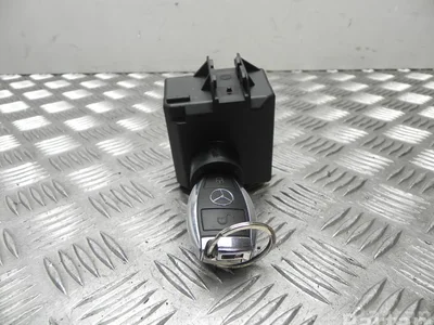 Mercedes-Benz A 246 905 39 03 / A2469053903 B-CLASS (W246, W242) 2016 cylindre de serrure pour allumage - Image 1