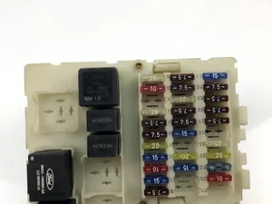 Ford 98A614A0736C FOCUS (DAW, DBW) 2005 Boîte à fusibles