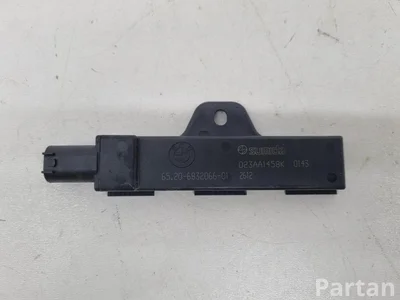 BMW 6832066, 65206832066, 6520683206601 X3 (F97) 2024 Amplificador de antena - Imagen 1