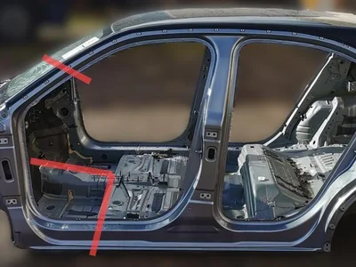 Opel Mokka II e 2022 Quart de corps Left Front - Image 1