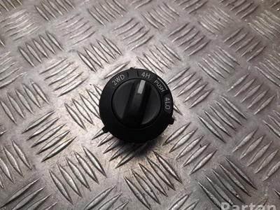 Nissan 5X08A NAVARA Platform/Chassis (D23) 2016 Commutateur multiple - Image 1