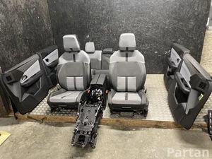 Opel Grandland 2025 Sitze komplett Türverkleidung Armlehne 