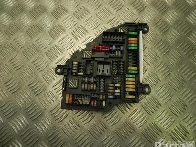 BMW 9315151 X4 (F26) 2016 Boîte à fusibles - Image 1