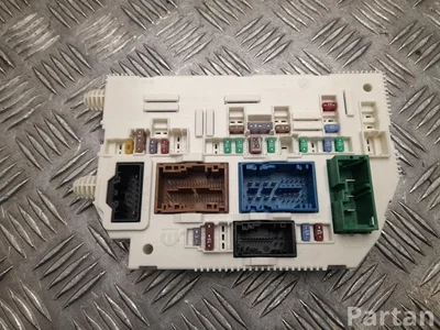 Opel 9863186580 Grandland 2025 Saugiklių dėžė - Paveiksliukas 1