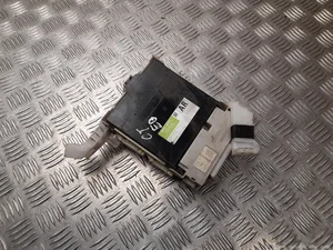 Lexus 82730-76021, 89221-76031 / 8273076021, 8922176031 CT (ZWA10_) 2014 Boîte à fusibles